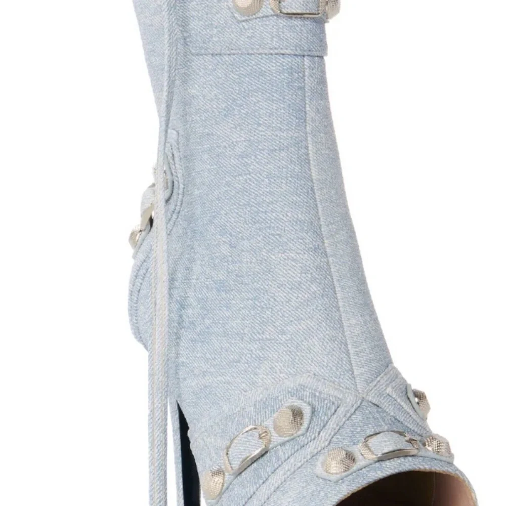 AKIRA chic denim